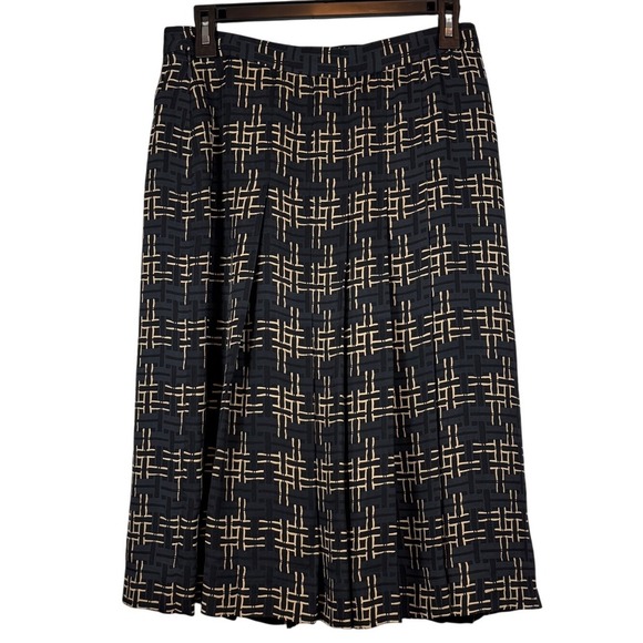 CARLISLE 100% Silk Skirt, A Line/Pleated, High Waist Skirt, Size 16 - Picture 2 of 7